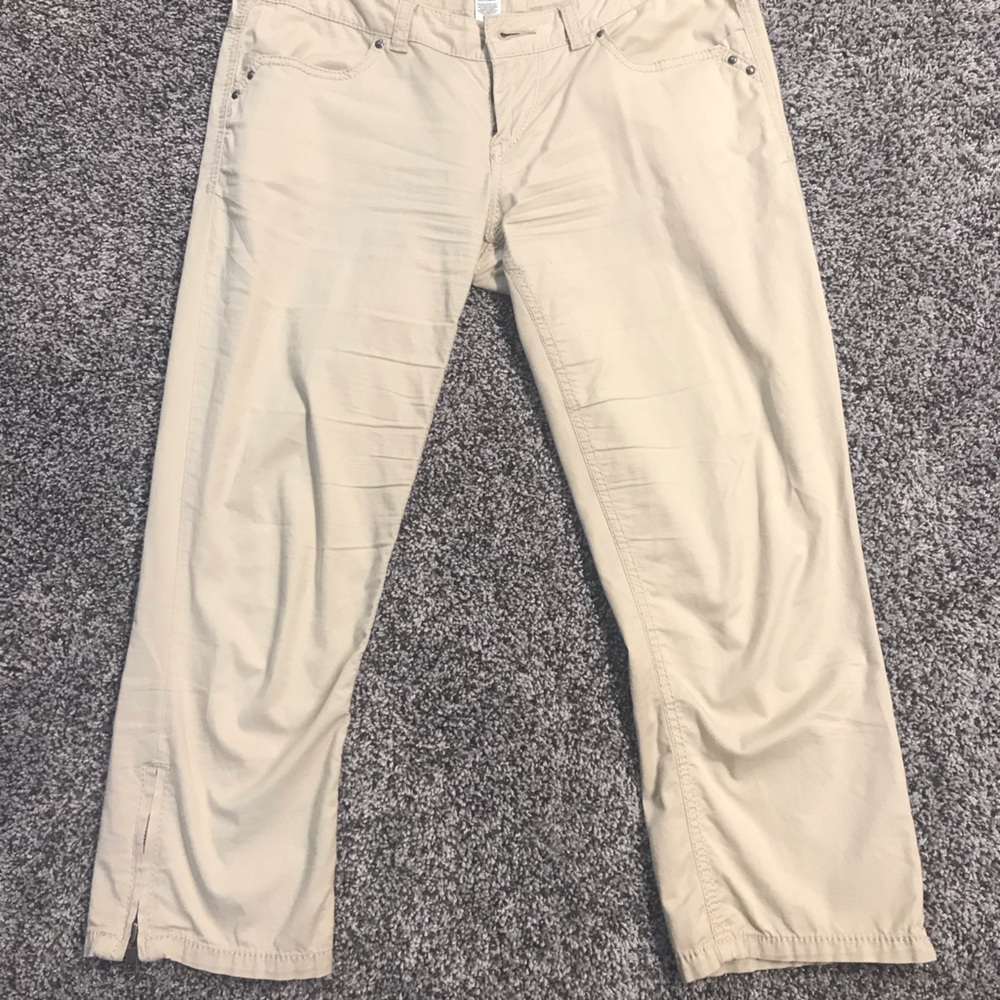 Express tan capris